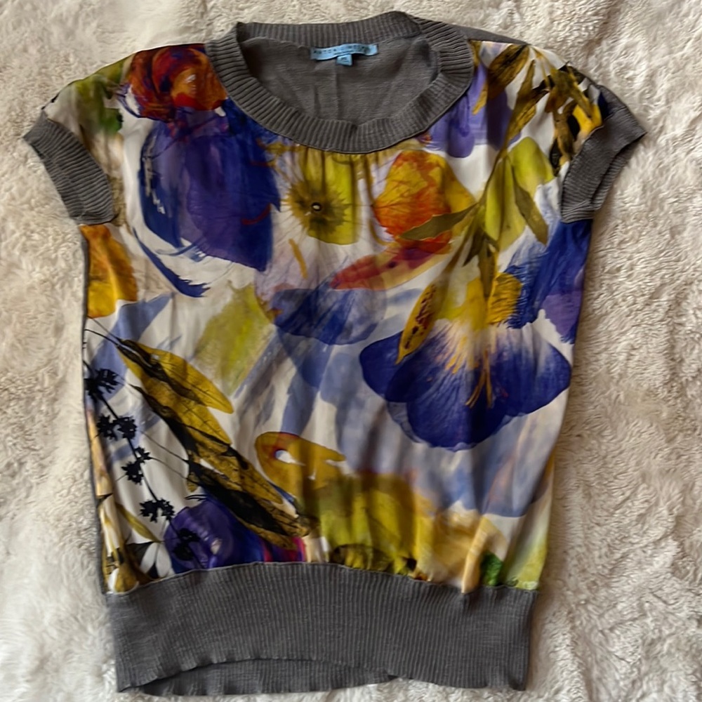 Antonio Melani short sleeve/sleeveless sweater top. Size is XS
